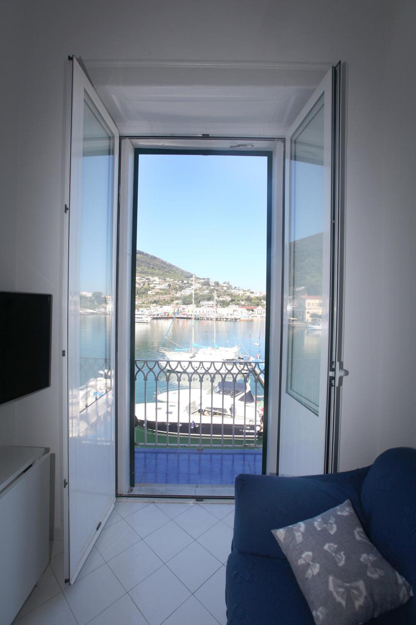 Riva Destra Home By Domusextra Ischia Eksteriør billede